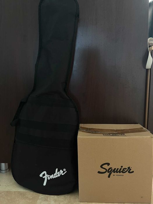 Chitară electrică Squier by Fender + amplificator Frontman 10G