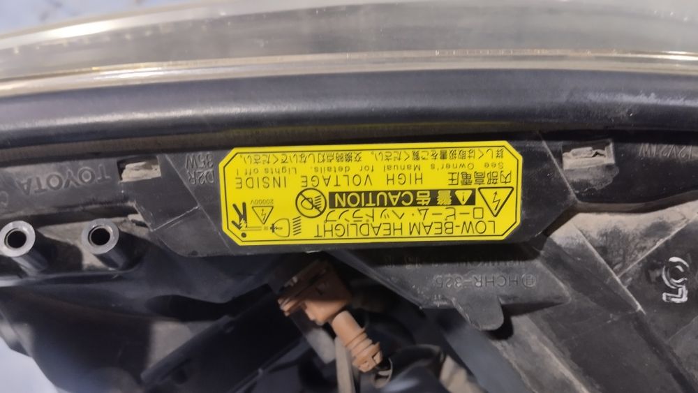 Фара Тойота альфард