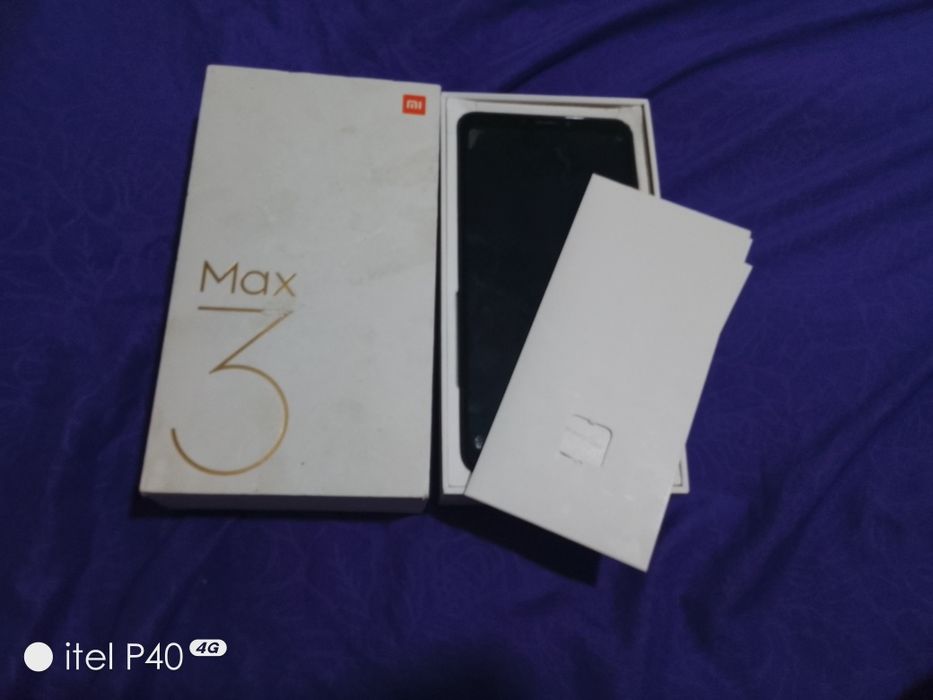 Продаю телефон хороший срочно