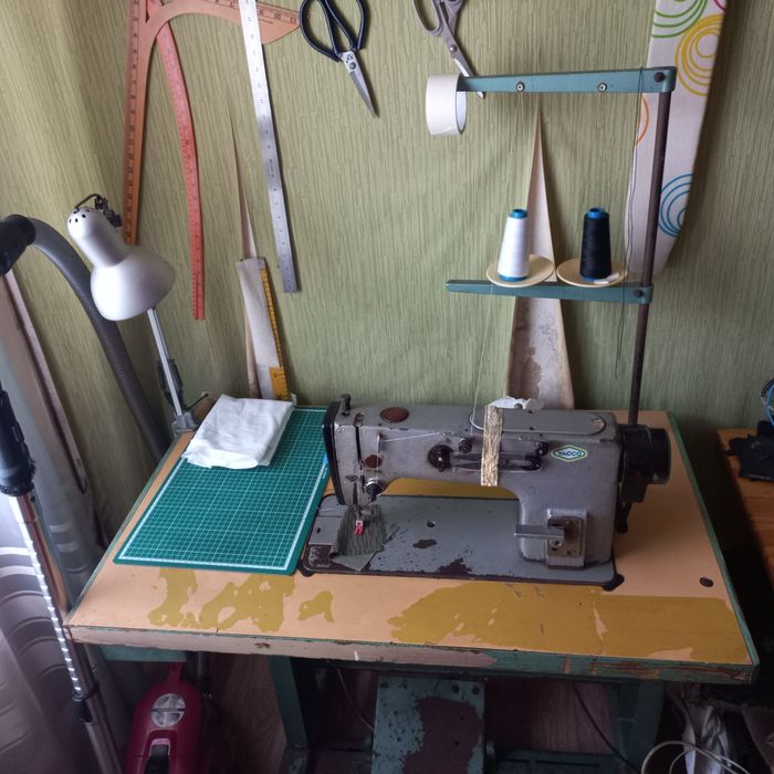 Швейная машина 1022