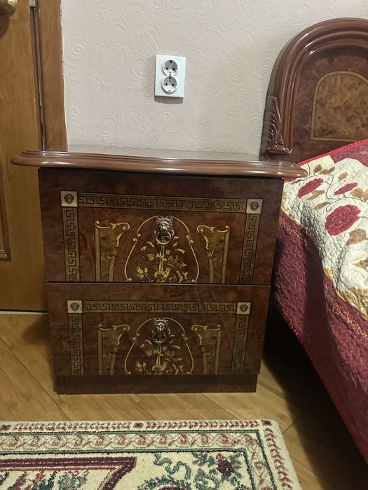 Продам спальный гарнитур