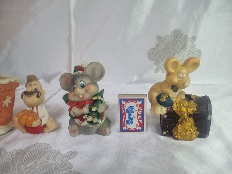 Статуэтки разные