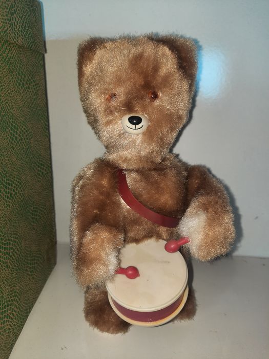 Ретро механична играчка с ключ и оригинална кутия от Соца 70 години