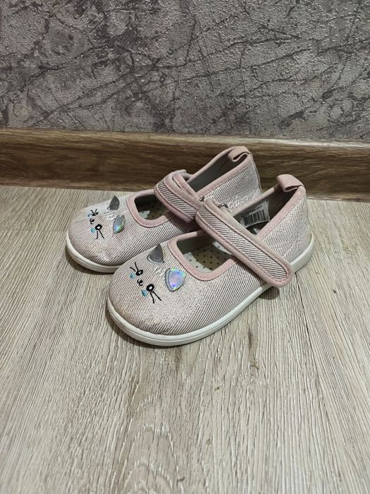 Отдам даром обуви