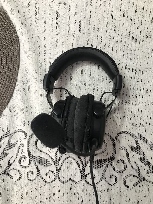 Casti gaming functionale