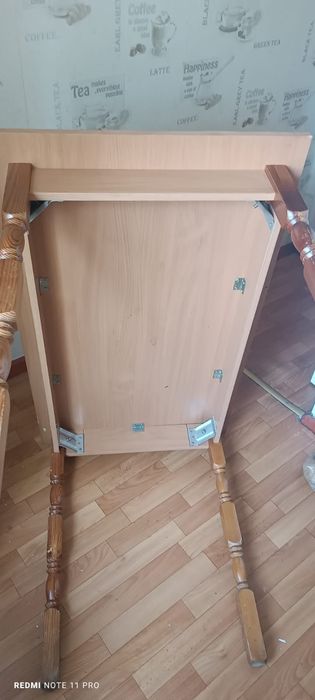 Продам кухонный стол