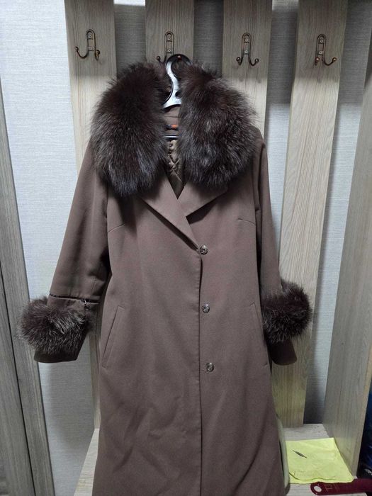 Продам пальто зимнее женское