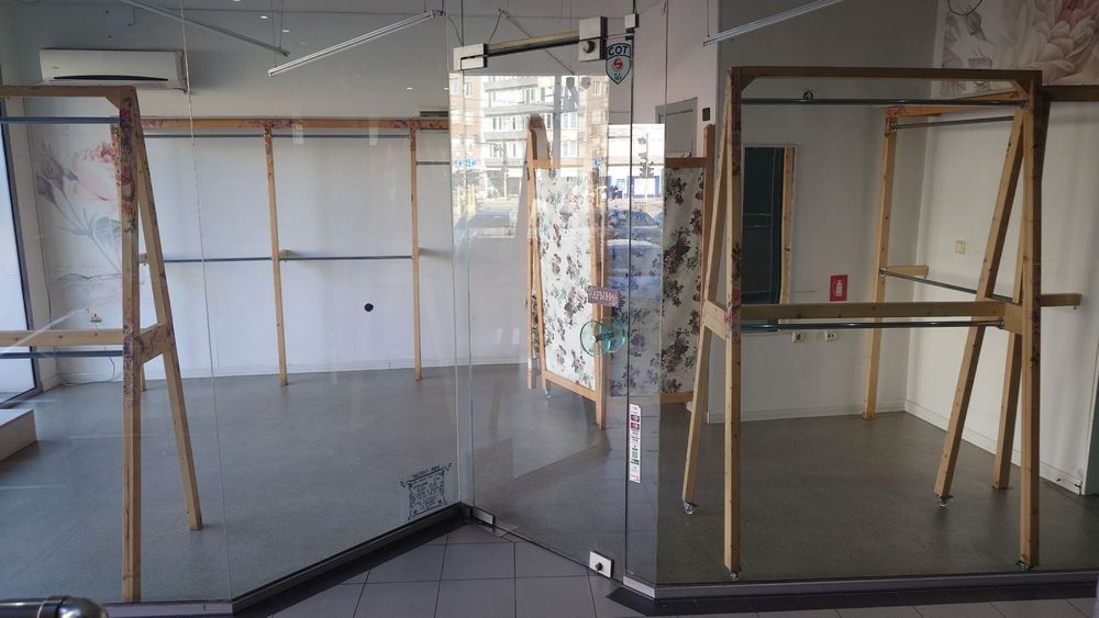 Дава се под наем Магазин в София, Център - 27 кв.м за 847.62 € - Снимка #1