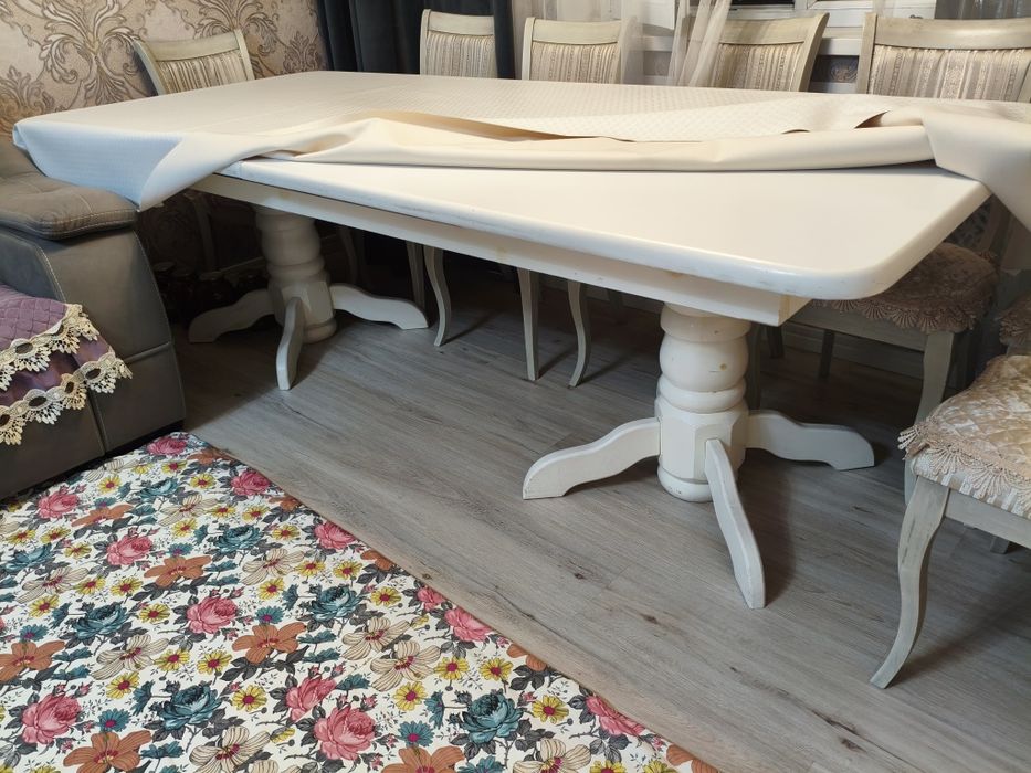 Продаётся деревянный стол раздвижной