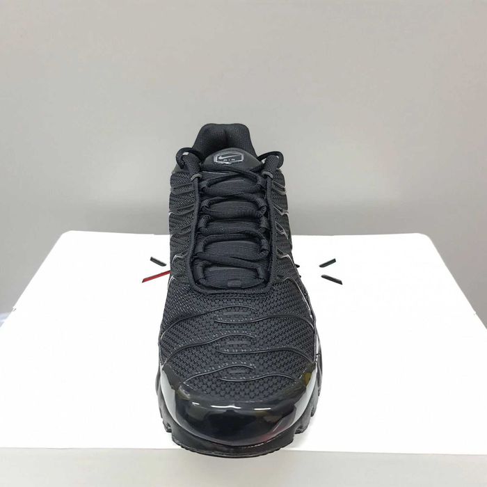 Nike TN Triple Black / Outlet