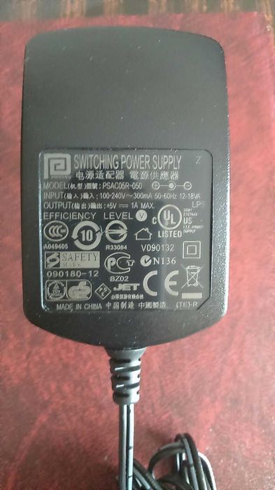 Блок питания адаптер 5 Вольт 1 Aмпер новый