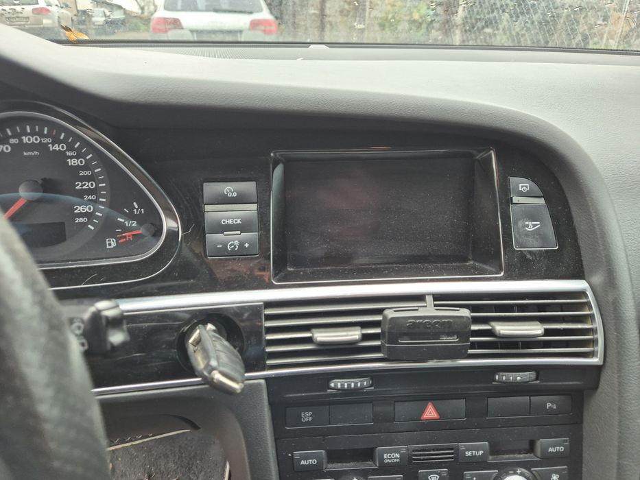 Ауди А6 C6 4F на части