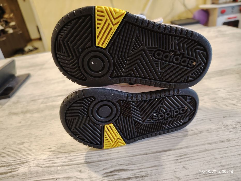 Високи маратонки Адидас