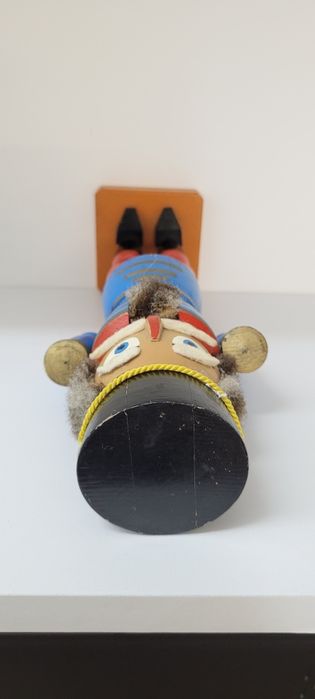 Spargator de nuci artizanat