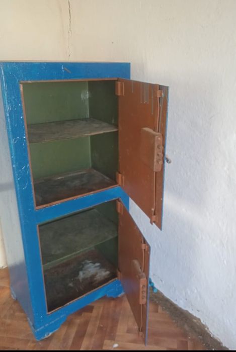 сейф двухсекционный