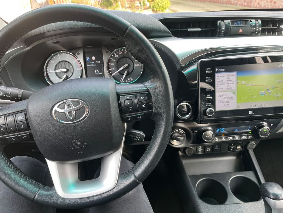 Toyota hilux 2.8 km 98000