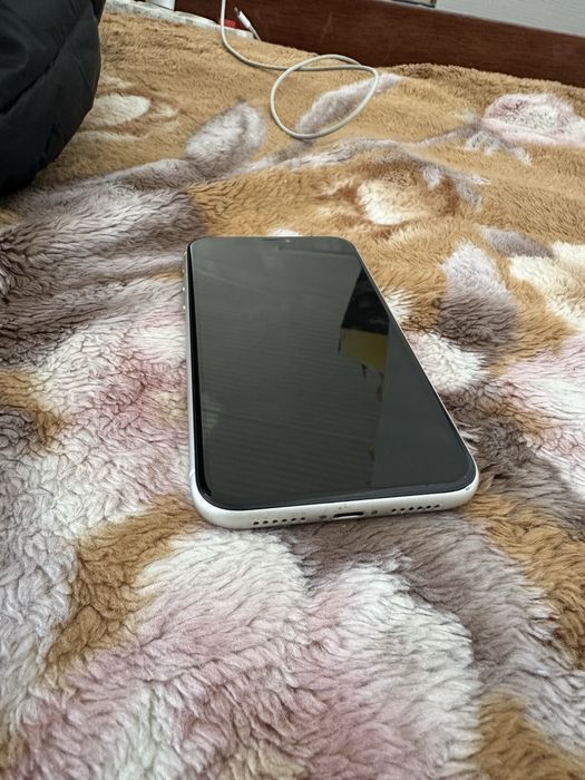 Айфон 11 продам идеал