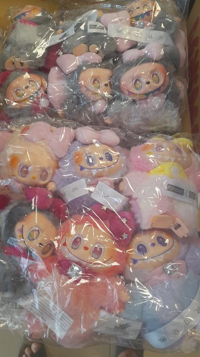 Лабубу с дрехи само на едро