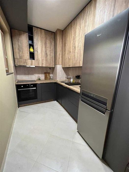 Дава се под наем Двустаен апартамент в София, Център - 65 кв.м за 612 € - Снимка #2