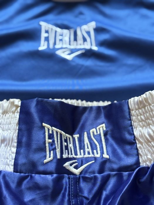 Боксерские перчатки+форма