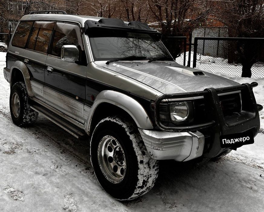 Продам Митсубиси Паджеро бензин