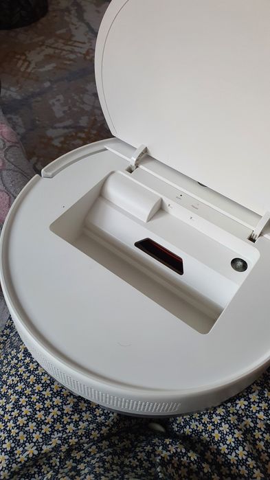 Робот пылесос Xiaomi Mi Robot Vacuum-Mop Essential (MJSTG1)