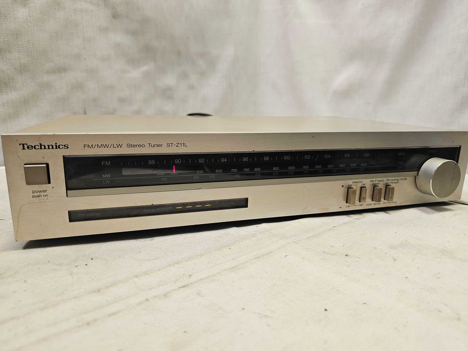 Tuner Radio Analogic Vintage Technics ST-Z11L FM MW LW Stereo Silver