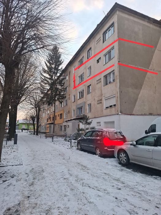 Vanzare Apartament 4 camere. Caransebes