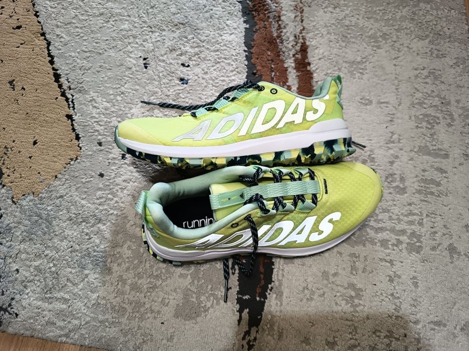 Vând Adidasi Alergare