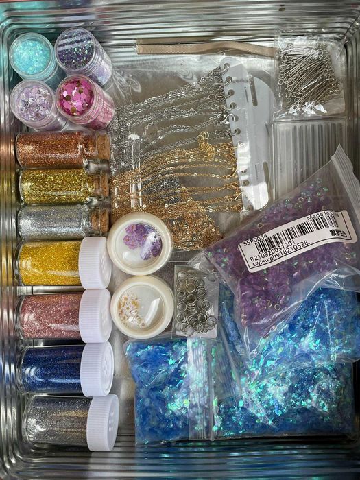 Материали за епоксидна смола, силиконови форми, сушени цветя и още