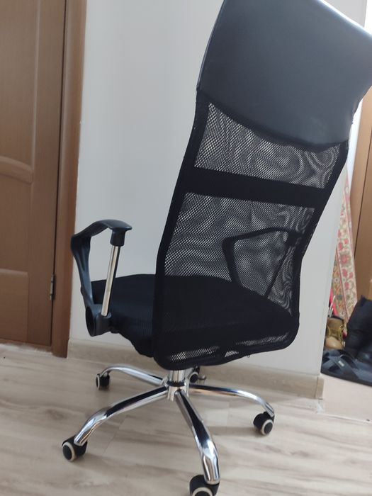 Кресло легкое на колесах