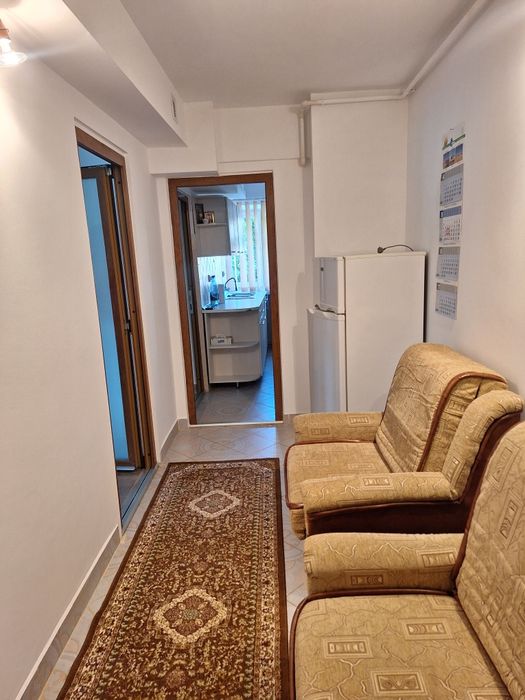 Apartament 2 camere de închiriat.