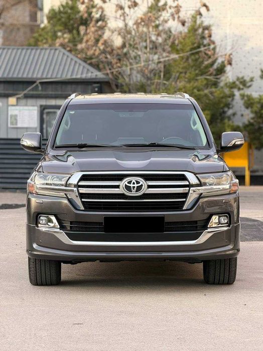 Sotuvda Toyota Land Cruiser 200