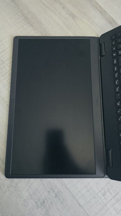 Laptop Dell Vostro 15 3000 x Impecabil estetic x Placa de baza defecta