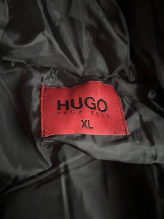 vand geaca hugo boss noua