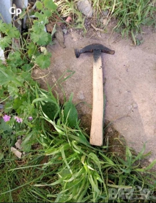 Продавам обущарски чук