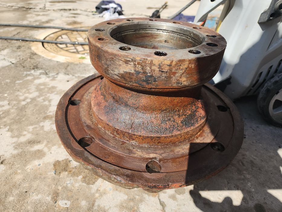 ЗИЛ 130 задний ступица