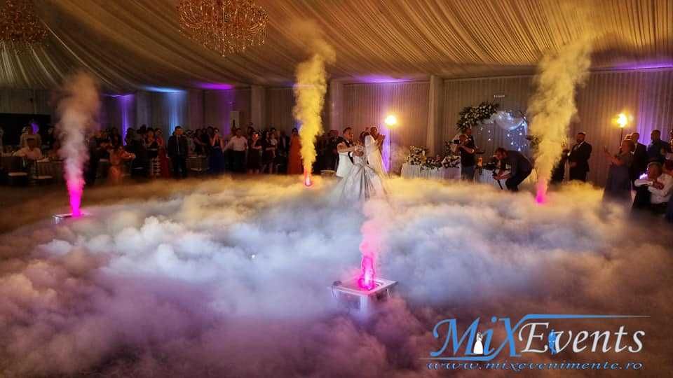 Fum greu – gheata carbonica, artificii rotative, baloane sapun cu fum