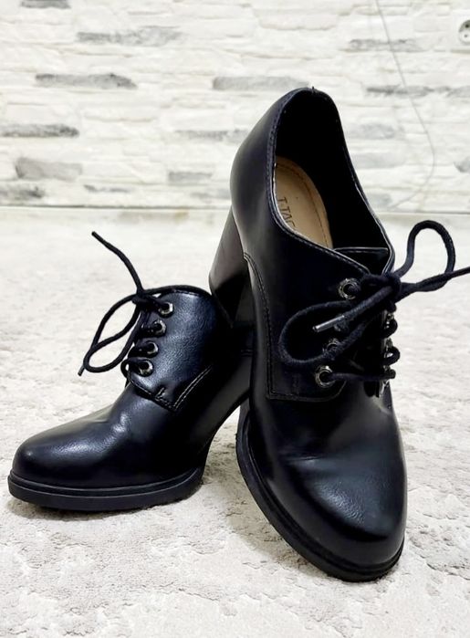 Осенние красивые ботильоны