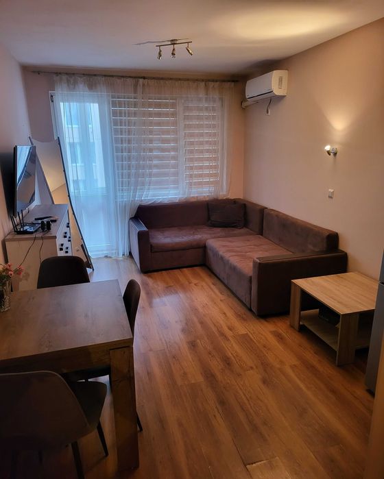 Дава се под наем Двустаен апартамент в Бургас, Възраждане - 62 кв.м за 375 € - Снимка #2