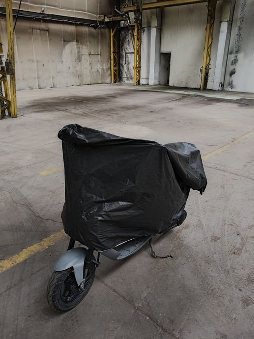 Scuter Peugeot fara permis, limitat 25hm/h