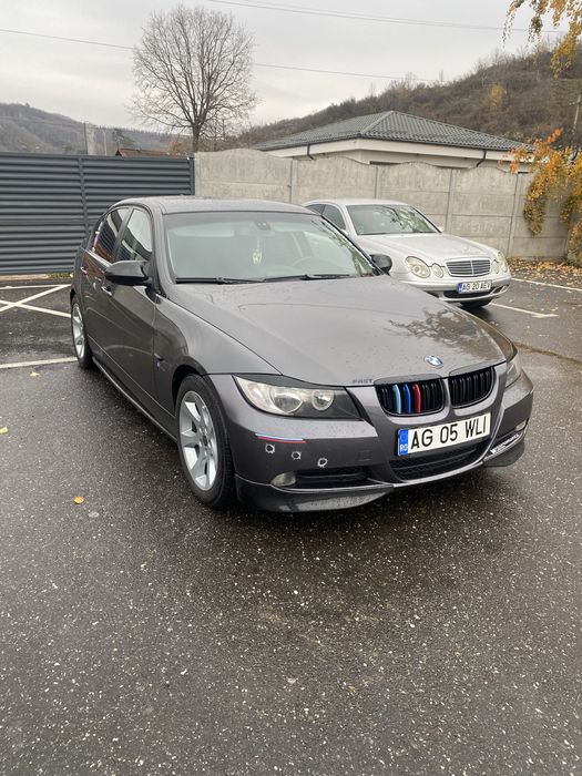 Vand bmw e 90 an 2006 propietar