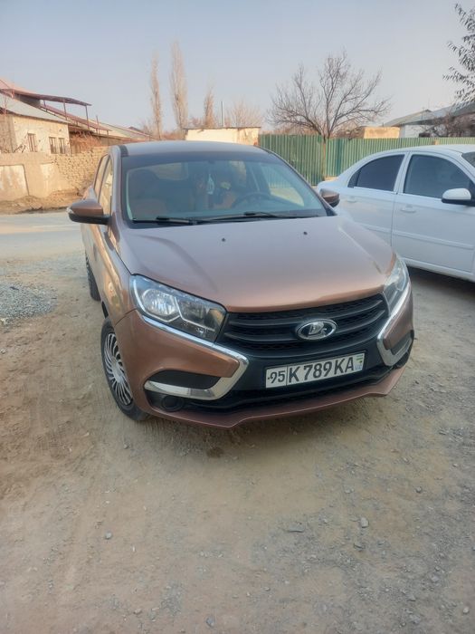 Продаётся автомашины лада х рей состояние отличное