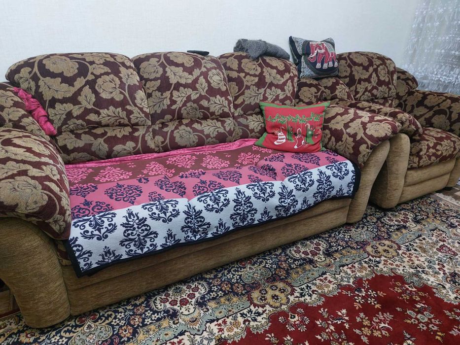 Продадим диван с креслом