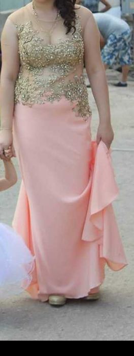 Прекрасни рокли носени по един път!