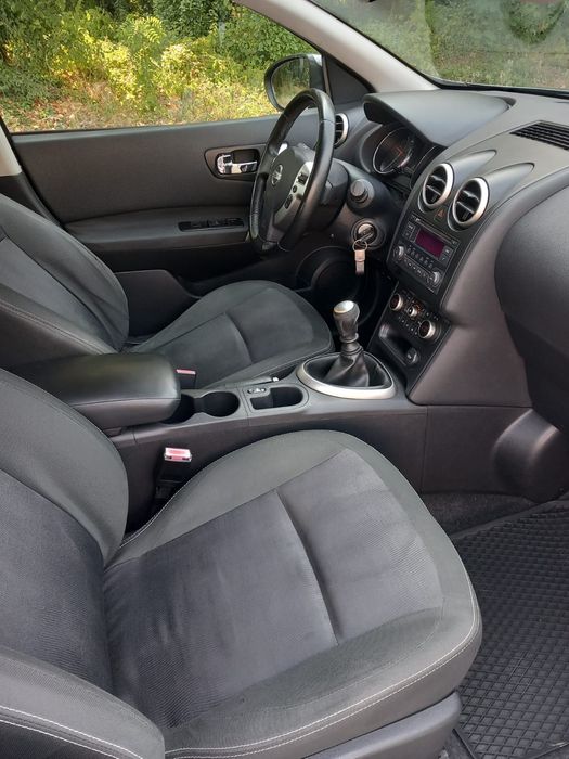 Vând Nissan Qashqai / 1.5DCI ,euro 5 / 6+1 trepte / an 2012