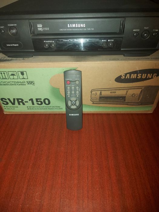 Видео кассеты плюс видеомагнитофон