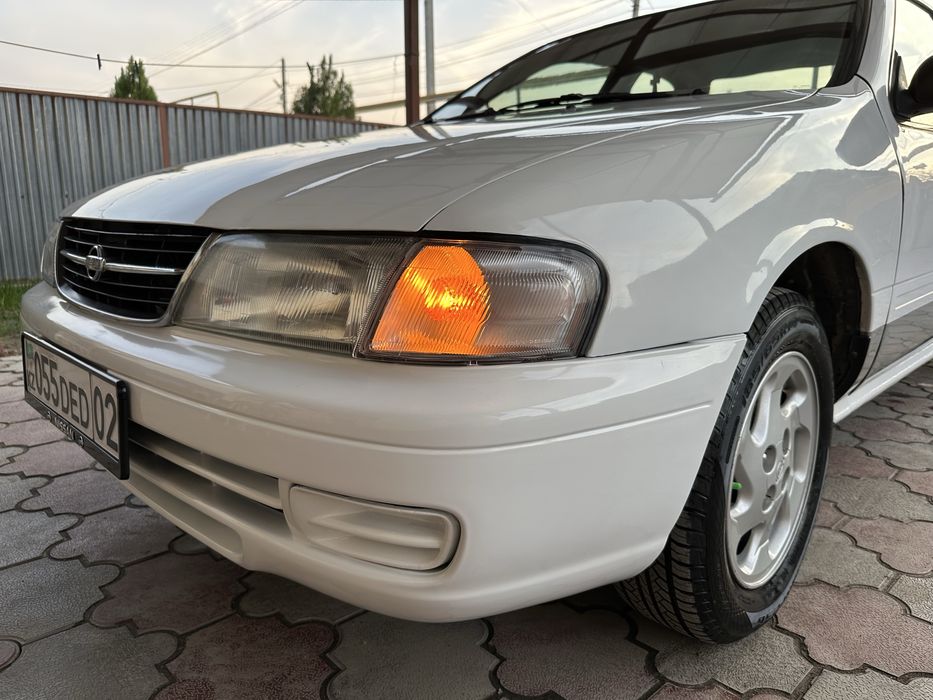 Nissan Sunny B14.