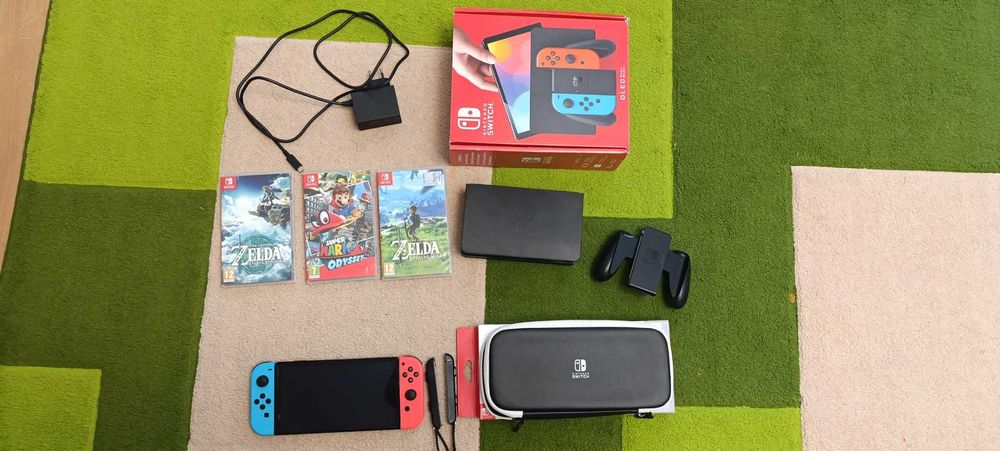 Nintendo Switch OLED impecabil + 3 jocuri + husa