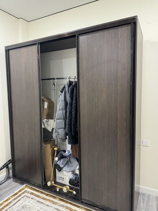 Продам шкаф за символичную цену